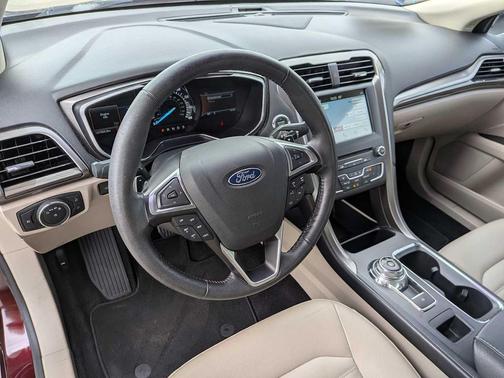 BURGUNDY VELVET 2017 Ford Fusion SE