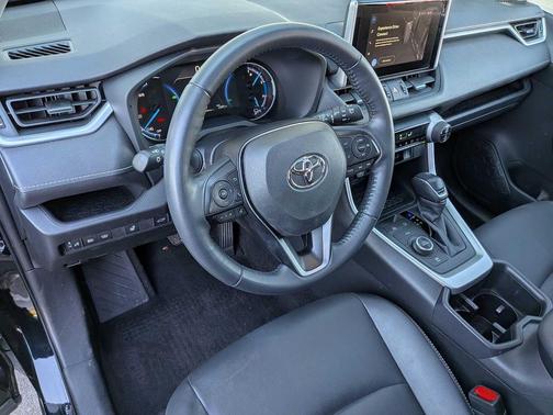 2023 Toyota RAV4 Hybrid XLE Premium