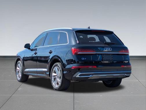 2023 Audi Q7 55 Premium Plus