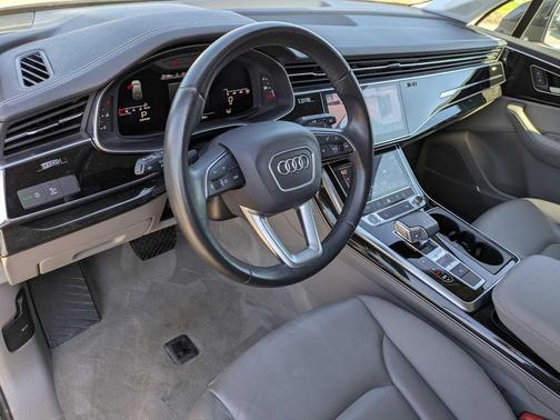 2023 Audi Q7 55 Premium Plus