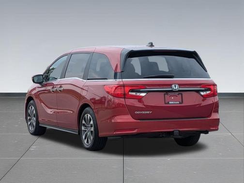 Radiant Red Metallic II 2024 Honda Odyssey EX-L