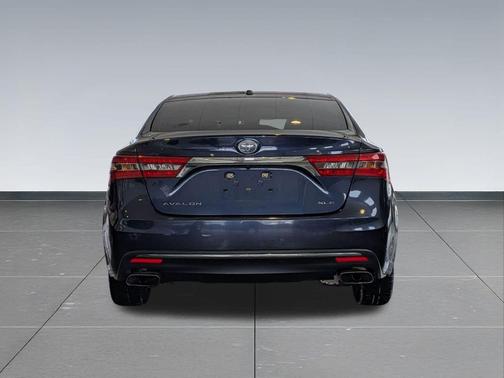 2018 Toyota Avalon XLE