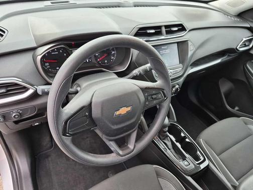 Summit White 2023 Chevrolet Trailblazer LS