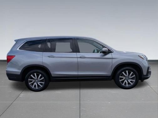 Lunar Silver Metallic 2022 Honda Pilot AWD EX-L