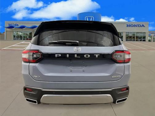 Sonic Gray Pearl 2026 Honda Pilot Touring 8-Passenger