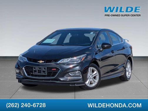 Black 2017 Chevrolet Cruze LT