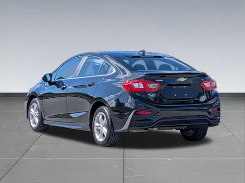 Black 2017 Chevrolet Cruze LT