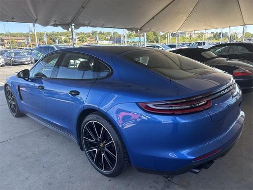 2018 Porsche Panamera 4
