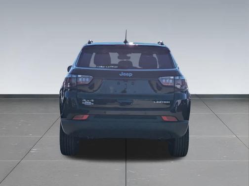Diamond Black Crystal Pearlcoat 2025 Jeep Compass Limited
