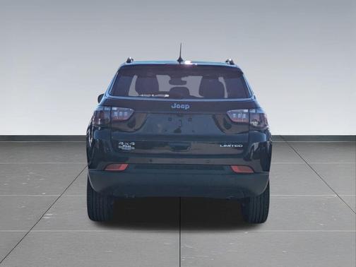 Diamond Black Crystal Pearlcoat 2025 Jeep Compass Limited