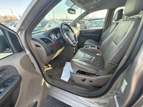 2014 Chrysler Town & Country Touring