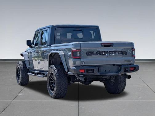 Sting-Gray Clearcoat 2023 Jeep Gladiator Freedom 4x4