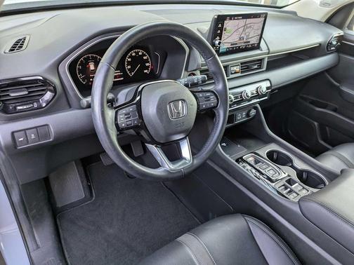2023 Honda Pilot Touring 8-Passenger