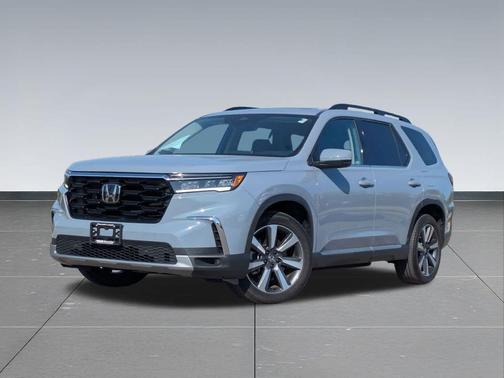 2023 Honda Pilot Touring 8-Passenger