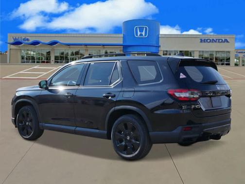 Crystal Black Pearl 2026 Honda Pilot Black Edition