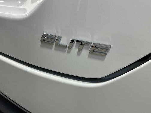 Platinum White Pearl 2026 Honda Pilot Elite