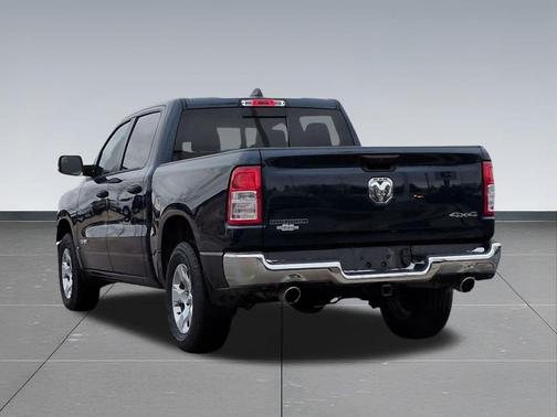 Patriot Blue Pearlcoat 2023 RAM 1500 Big Horn/Lone Star