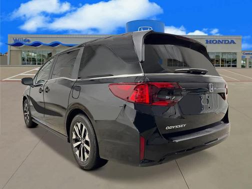 Crystal Black Pearl 2026 Honda Odyssey EX-L