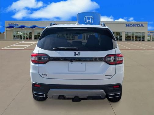 Platinum White Pearl 2026 Honda Pilot Touring 8-Passenger