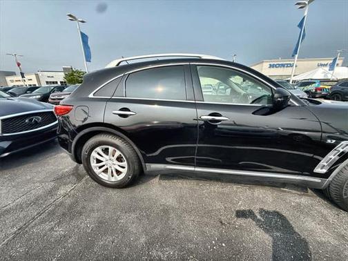 2014 INFINITI QX70 Base
