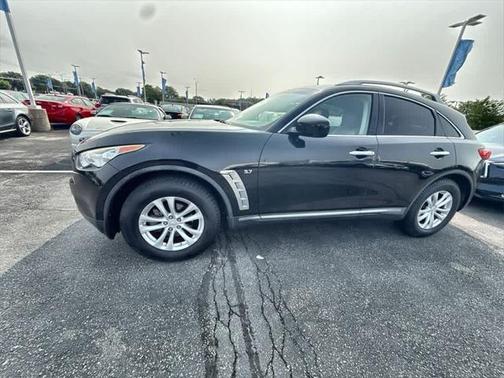 2014 INFINITI QX70 Base