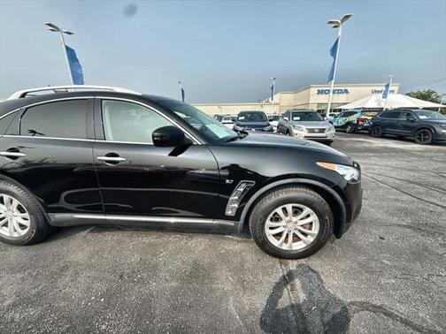 2014 INFINITI QX70 Base