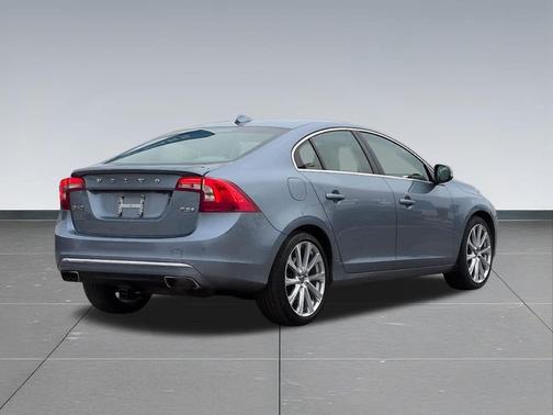 2017 Volvo S60 Inscription T5 Platinum