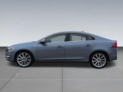 2017 Volvo S60 Inscription T5 Platinum
