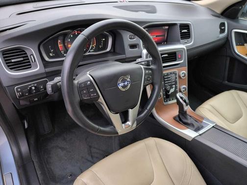 2017 Volvo S60 Inscription T5 Platinum