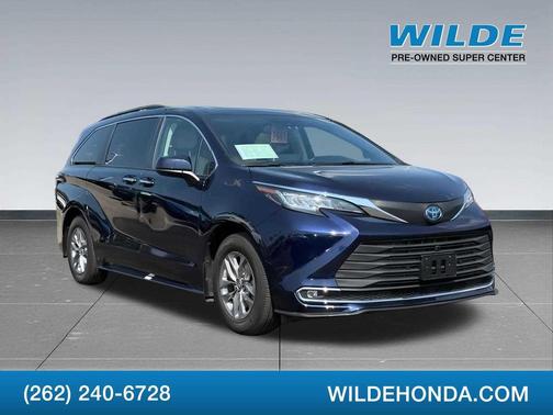 2022 Toyota Sienna XLE 7 Passenger