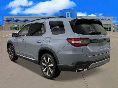 2025 Honda Pilot Touring 8-Passenger
