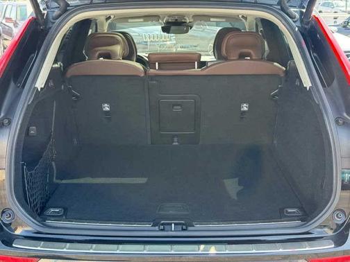 2020 Volvo XC60 T5 Momentum
