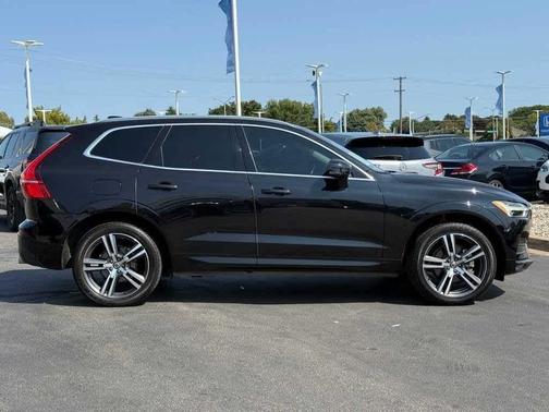 2020 Volvo XC60 T5 Momentum