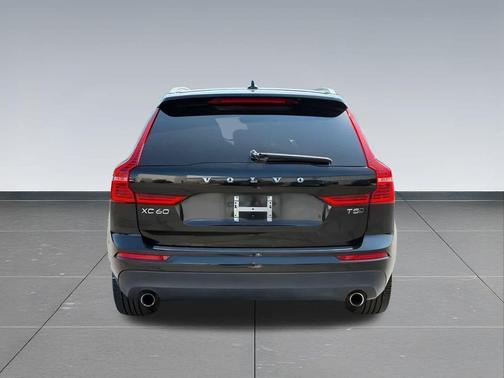 2020 Volvo XC60 T5 Momentum