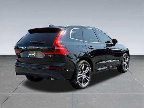 2020 Volvo XC60 T5 Momentum