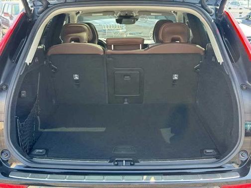 2020 Volvo XC60 T5 Momentum