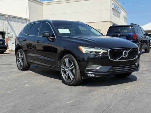 2020 Volvo XC60 T5 Momentum