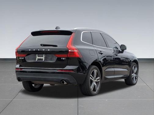 2020 Volvo XC60 T5 Momentum