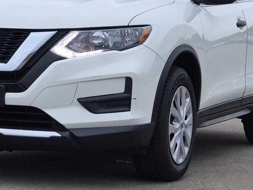 Glacier White 2018 Nissan Rogue S