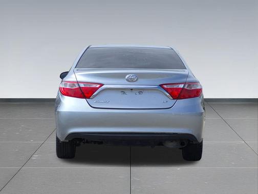 Celestial Silver Metallic 2017 Toyota Camry LE