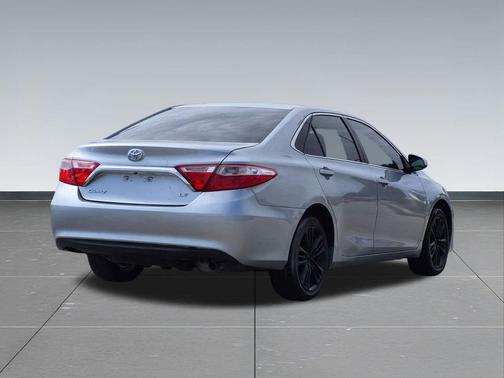 Celestial Silver Metallic 2017 Toyota Camry LE
