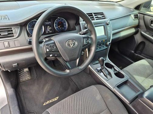 Celestial Silver Metallic 2017 Toyota Camry LE