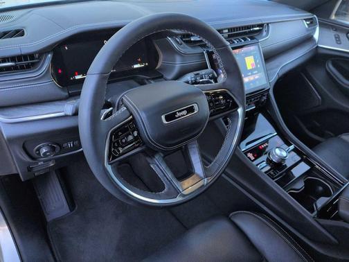 2024 Jeep Grand Cherokee Overland