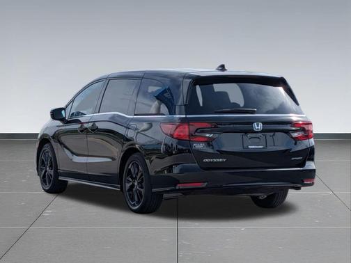 Crystal Black Pearl 2024 Honda Odyssey Sport