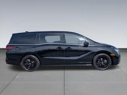Crystal Black Pearl 2024 Honda Odyssey Sport