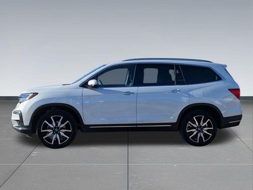 2022 Honda Pilot Touring 8-Passenger