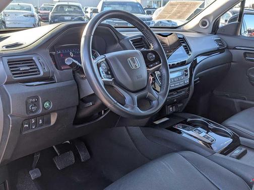 2022 Honda Pilot Touring 8-Passenger