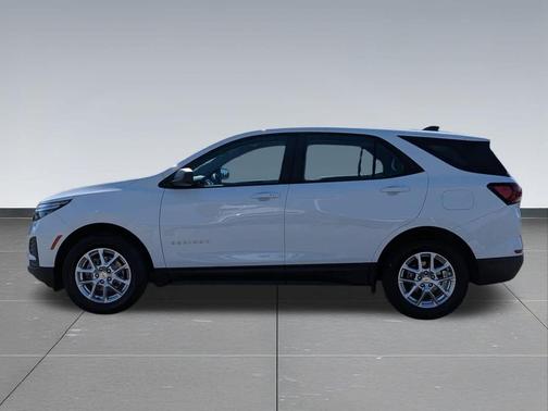 Summit White 2022 Chevrolet Equinox LS