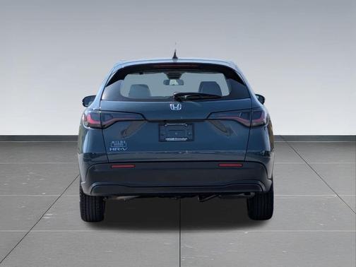 Nordic Forest Pearl 2023 Honda HR-V LX