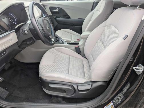 Aurora Black Pearl 2020 Kia Niro LXS